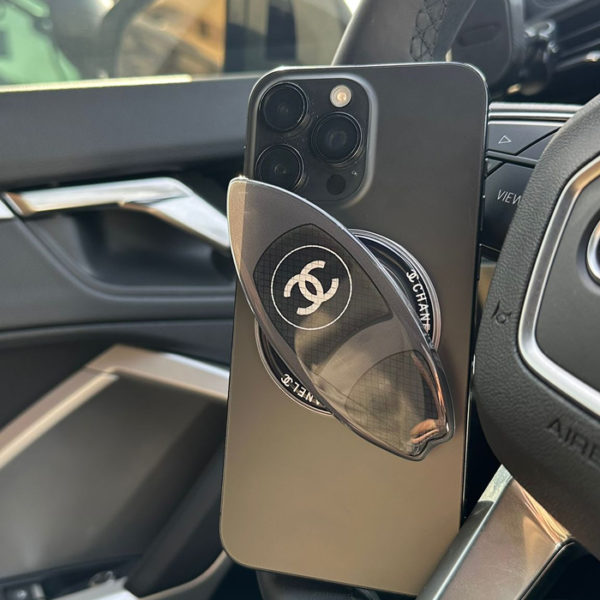 Gray surfboard magsafe grip