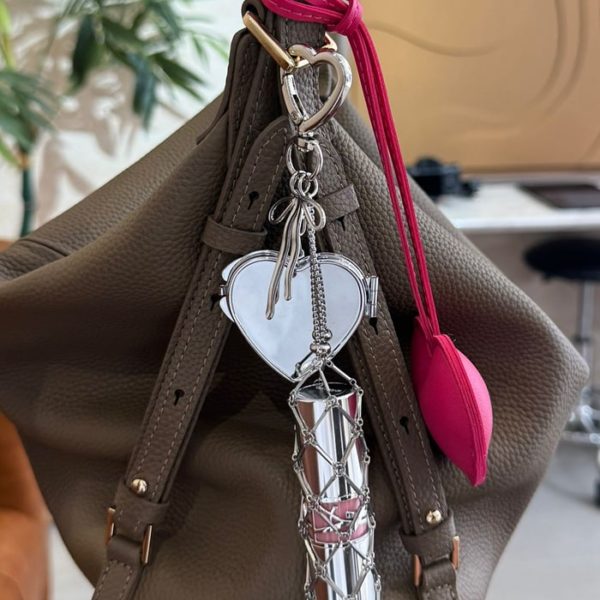 Lipstick heart holder